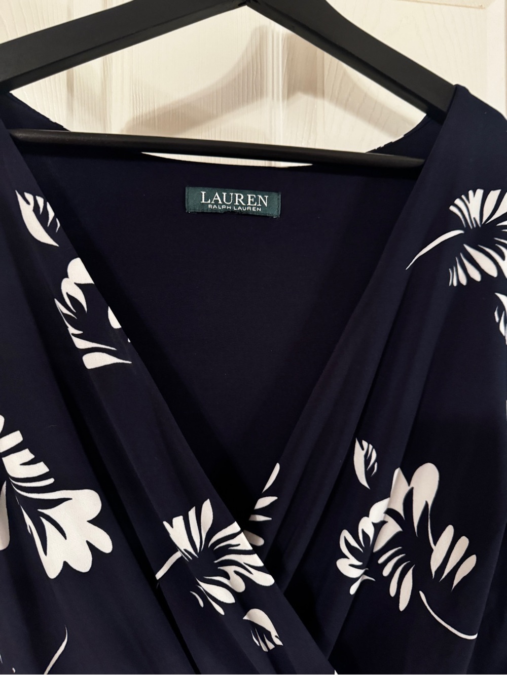 Lauren Ralph Lauren | NWT Women’s Navy and White Floral Wrap Midi Dress Size 14 - Picture 3 of 9